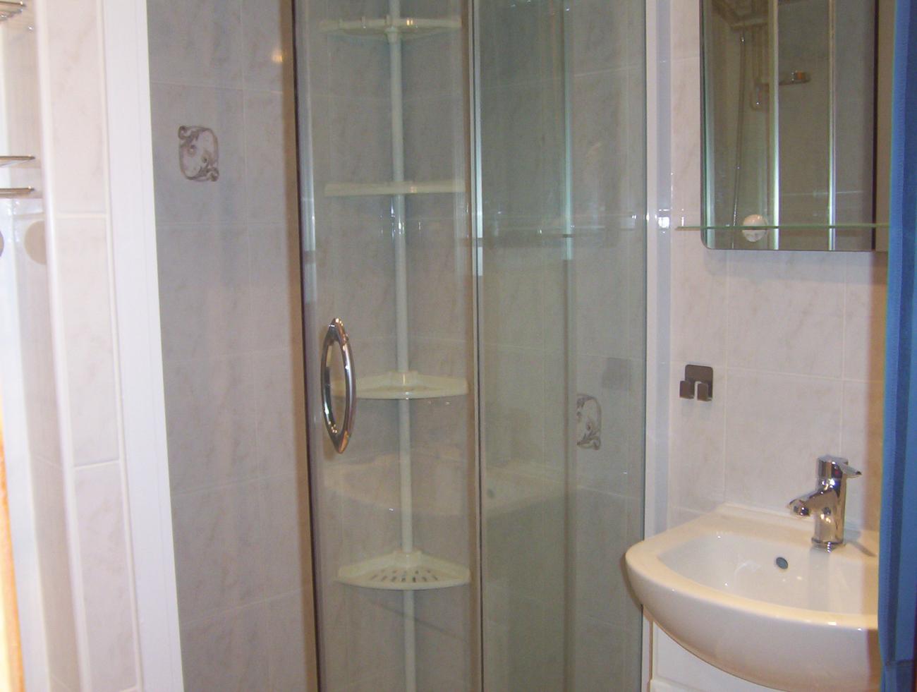 fze_STUDIO 4.sdb lavabo-douche.jpg